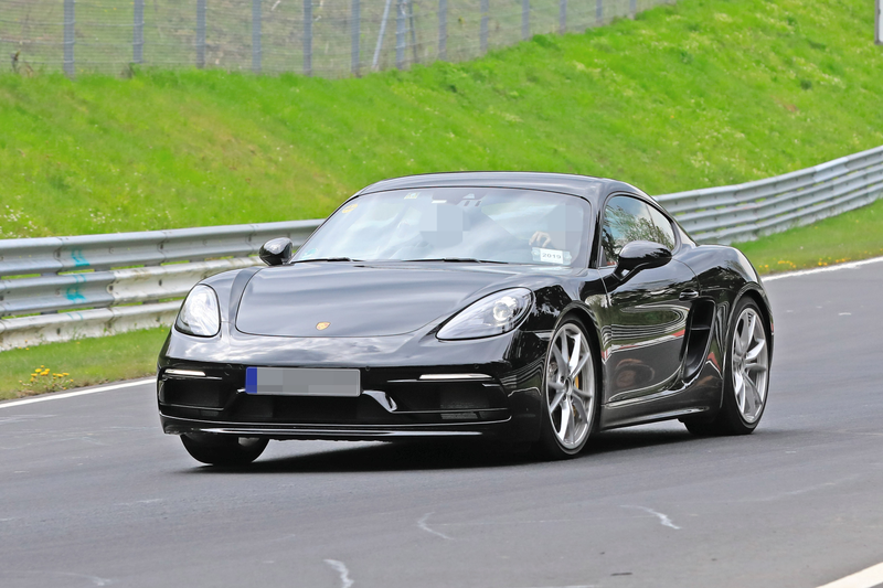Illustration for article titled Six Cylinder Porsche 718 Boxster and Cayman Touring Models Spied Testing